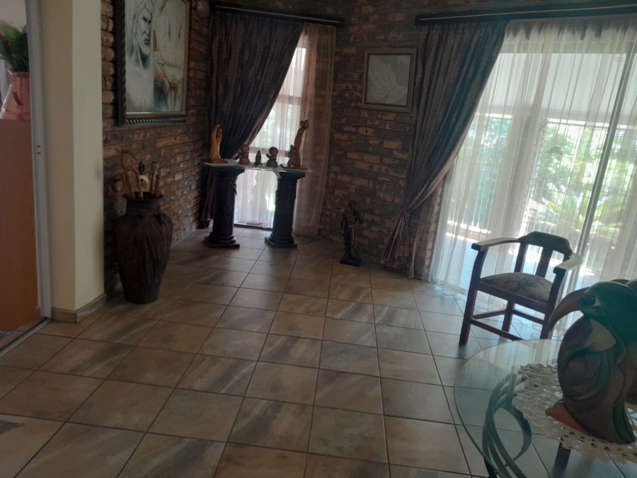 3 Bedroom Property for Sale in Safari Gardens North West